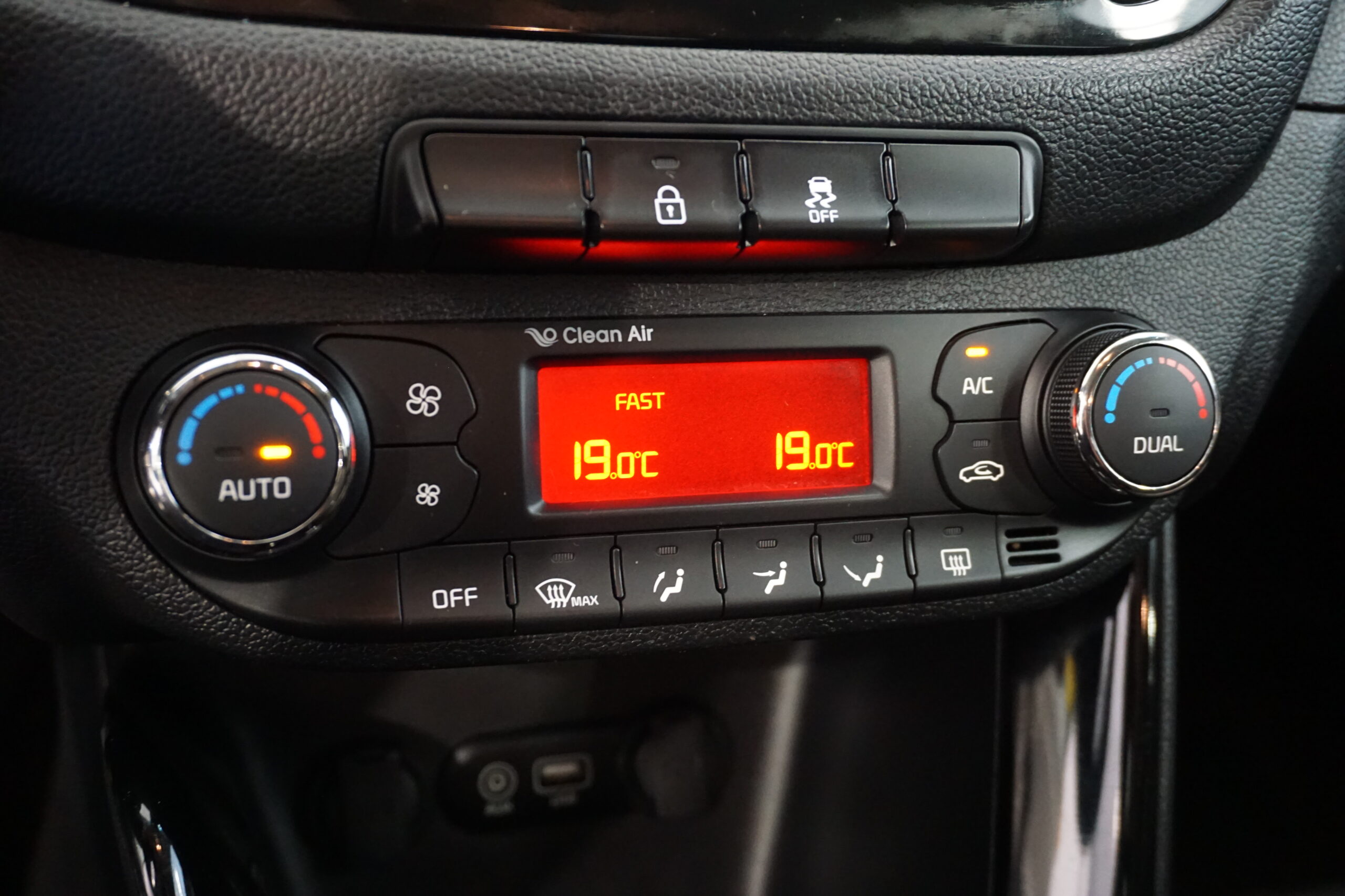 Kia Ceed 1.6CRDi 136CV Tech