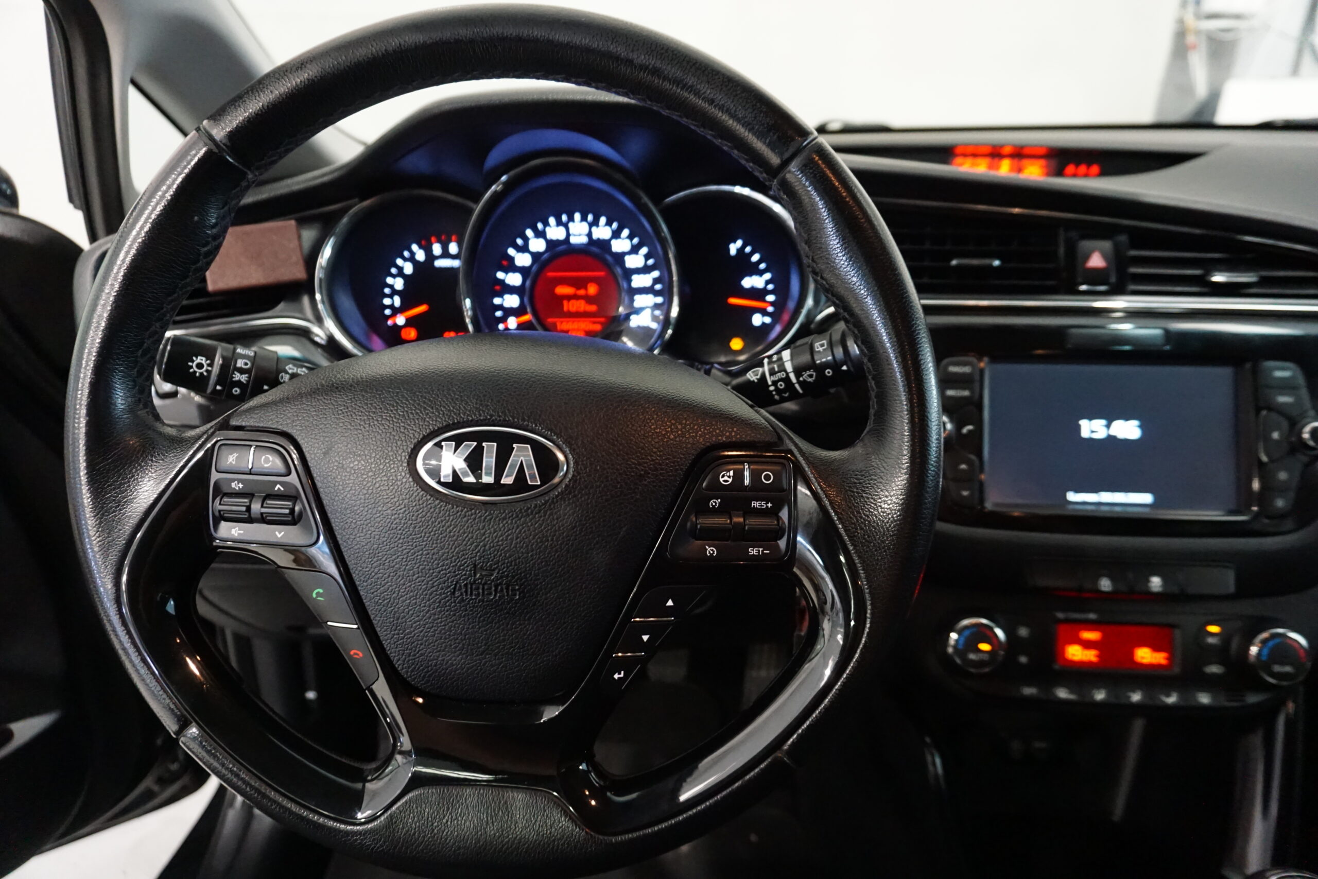 Kia Ceed 1.6CRDi 136CV Tech